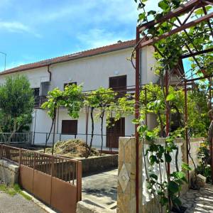 Vodice. atraktivna lokacija, dvojna kuća, prodaja