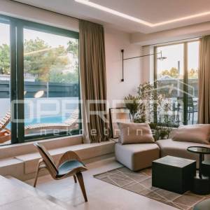 *** Vodice - moderna vila s bazenom ***