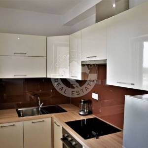 Vodice , Srima, moderna namještena kuća s četiri stana, apartmanom i bazenom