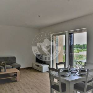 Vodice , Srima, moderna namještena kuća s četiri stana, apartmanom i bazenom