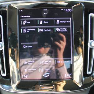 Volvo XC40 T5 Plug-in Hybrid AUTOMATIK *LED, NAVIGACIJA, KAMERA