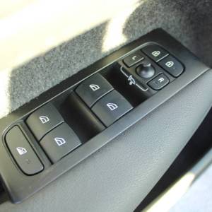 Volvo XC40 T5 Plug-in Hybrid AUTOMATIK *LED, NAVIGACIJA, KAMERA