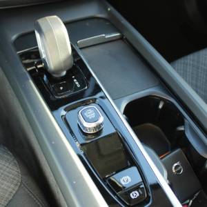 Volvo XC60 B4 2.0D AUTOMATIK *LED, NAVIGACIJA, KAMERA*