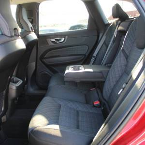 Volvo XC60 B4 2.0D AUTOMATIK *LED, NAVIGACIJA, KAMERA*