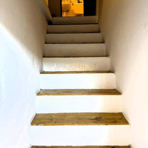 Vrbnik – autentična kamena kuća u mirnoj ulici!