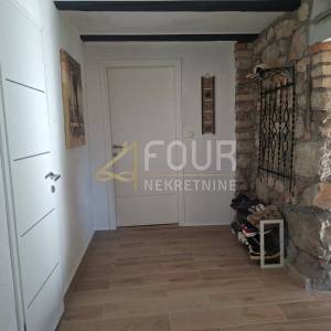 Vrbovsko, kuća za odmor, uređena okućnica