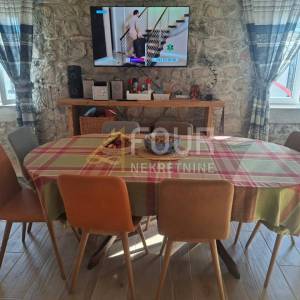 Vrbovsko, kuća za odmor, uređena okućnica