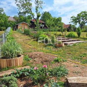 Vrbovsko, kuća za odmor, uređena okućnica