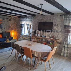 Vrbovsko, kuća za odmor, uređena okućnica