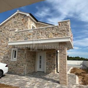 VRSI-KAMENA VILLA S BAZENOM-ODLIČNA!