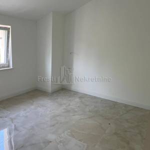 VRSI-KAMENA VILLA S BAZENOM-ODLIČNA!