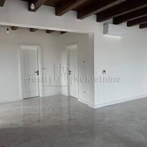 VRSI-KAMENA VILLA S BAZENOM-ODLIČNA!