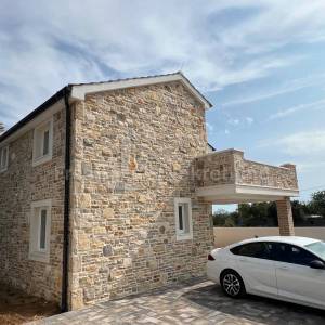 VRSI-KAMENA VILLA S BAZENOM-ODLIČNA!