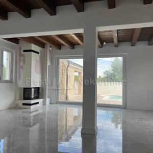 VRSI-KAMENA VILLA S BAZENOM-ODLIČNA!