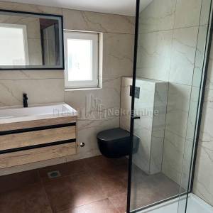 VRSI-KAMENA VILLA S BAZENOM-ODLIČNA!