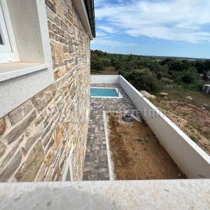 VRSI-KAMENA VILLA S BAZENOM-ODLIČNA!