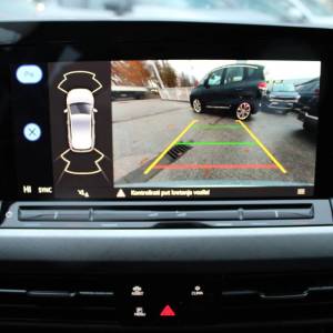 VW Golf VIII 2.0 TDi *LED, NAVIGACIJA, KAMERA*