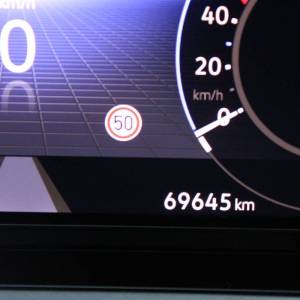 VW Golf VIII 2.0 TDi *LED, NAVIGACIJA, KAMERA*