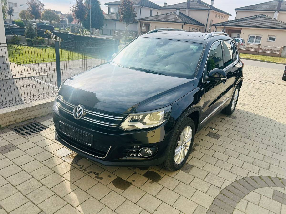 VW Tiguan 2,0TDI Life oprema, panorama, xsenon, park-pilot, navigacia