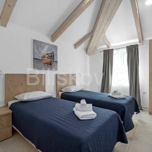 Žaborić, prodaja luksuzna vila, bazen, jacuzzi, sauna