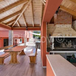 Žaborić, prodaja luksuzna vila, bazen, jacuzzi, sauna