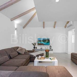 Žaborić, prodaja luksuzna vila, bazen, jacuzzi, sauna