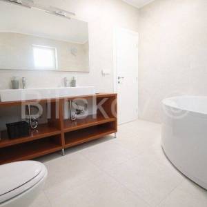 Žaborić, prodaja luksuzna vila, bazen, jacuzzi, sauna