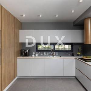 ZADAR, BIBINJE - Dizajnerski uređena vila s bazenom u blizini Zadra!