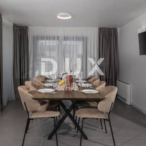 ZADAR, BIBINJE - Dizajnerski uređena vila s bazenom u blizini Zadra!