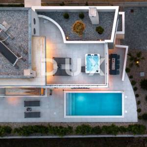 ZADAR, BIBINJE - Dizajnerski uređena vila s bazenom u blizini Zadra!