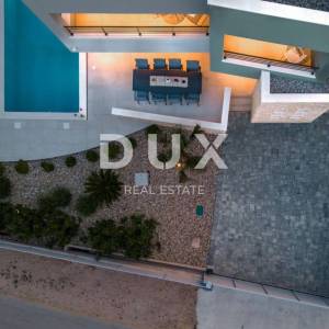 ZADAR, BIBINJE - Dizajnerski uređena vila s bazenom u blizini Zadra!