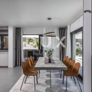 ZADAR, BIBINJE - Dizajnerski uređena vila s bazenom u blizini Zadra!