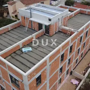 ZADAR, BIBINJE - Dvosobni stan s vrtom na atraktivnoj lokaciji S1