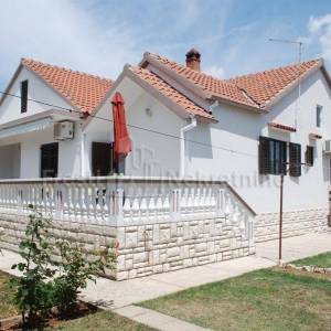ZADAR-BIBINJE-PRIZEMNICA-250m2-PRODAJA