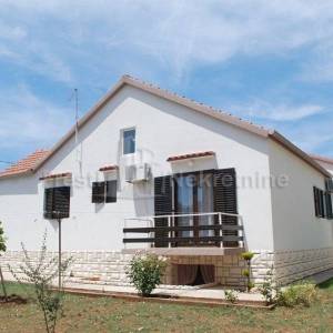 ZADAR-BIBINJE-PRIZEMNICA-250m2-PRODAJA