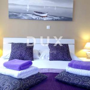 ZADAR, BORIK - PRILIKA! Vila s 4 prostrana stana i pogledom na more!