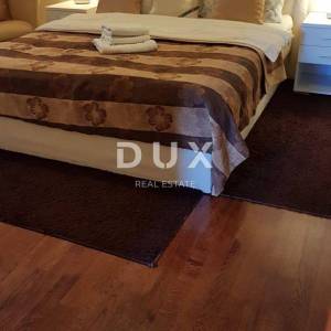 ZADAR, BORIK - PRILIKA! Vila s 4 prostrana stana i pogledom na more!