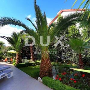 ZADAR, BORIK - PRILIKA! Vila s 4 prostrana stana i pogledom na more!