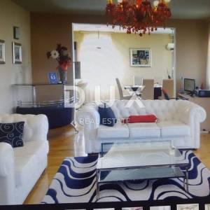 ZADAR, BORIK - PRILIKA! Vila s 4 prostrana stana i pogledom na more!