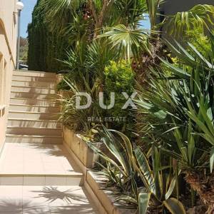 ZADAR, BORIK - PRILIKA! Vila s 4 prostrana stana i pogledom na more!