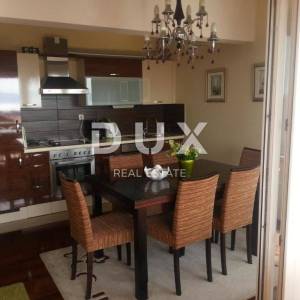 ZADAR, BORIK - PRILIKA! Vila s 4 prostrana stana i pogledom na more!