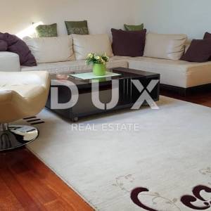 ZADAR, BORIK - PRILIKA! Vila s 4 prostrana stana i pogledom na more!