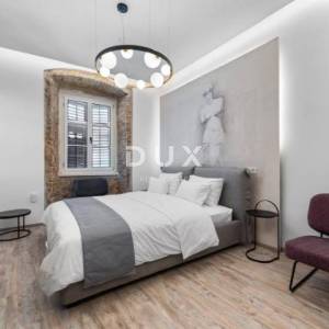 ZADAR, CENTAR - stan sa dvije stambene cjeline