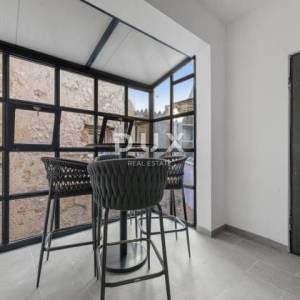 ZADAR, CENTAR - stan sa dvije stambene cjeline