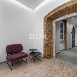 ZADAR, CENTAR - stan sa dvije stambene cjeline