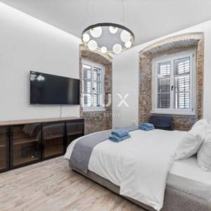 ZADAR, CENTAR - stan sa dvije stambene cjeline