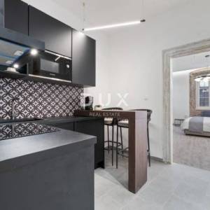 ZADAR, CENTAR - stan sa dvije stambene cjeline