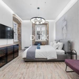 ZADAR, CENTAR - stan sa dvije stambene cjeline