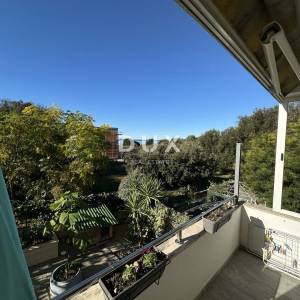 ZADAR, DIKLO – Atraktivan apartman s vrtom i pogledom na more!