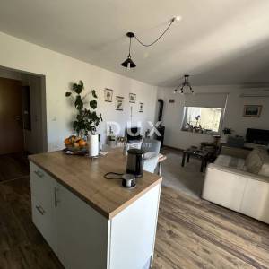 ZADAR, DIKLO – Atraktivan apartman s vrtom i pogledom na more!